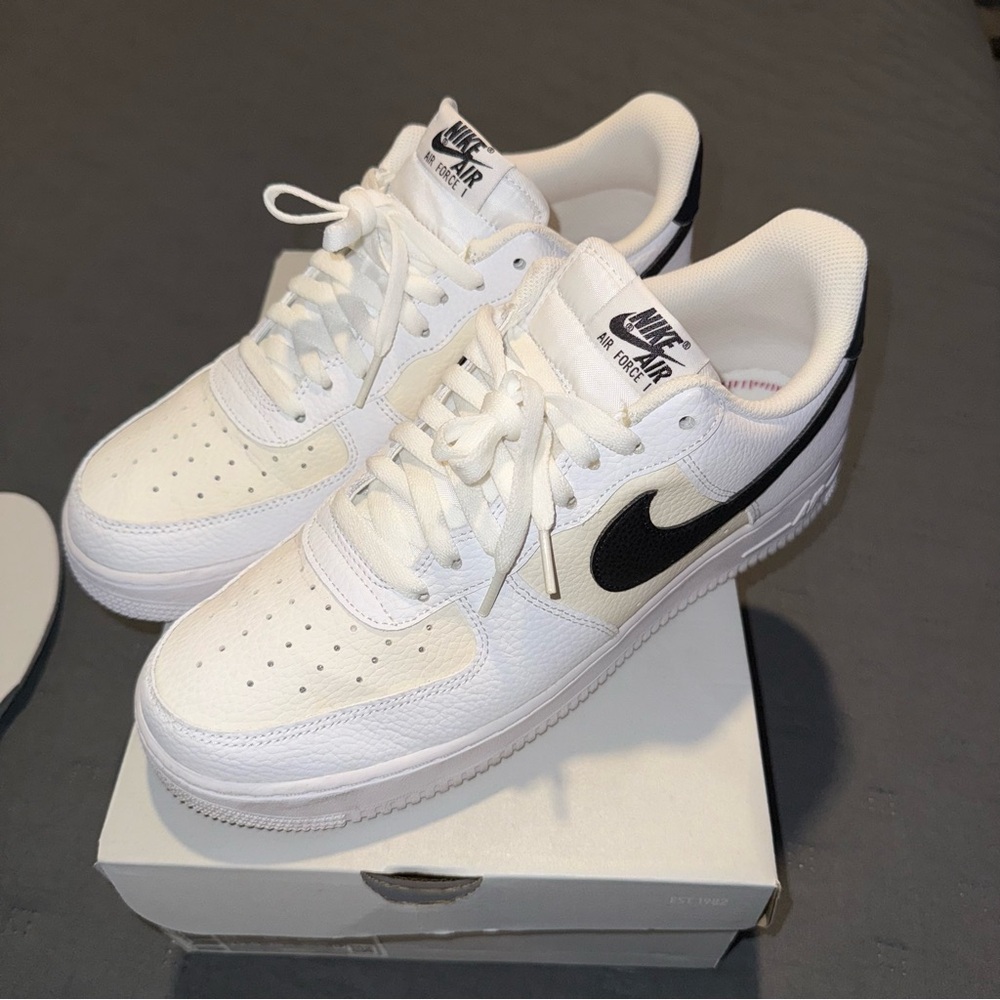 Nike Air Force 1 ‘07 Men’s White / Black AF1 Sneakers